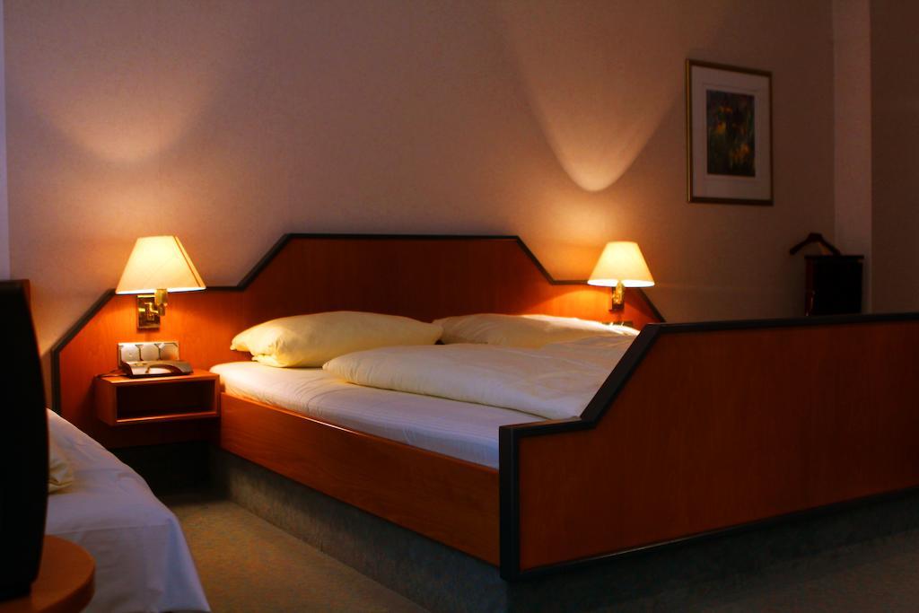Pohl'S Rheinhotel Adler Sankt Goarshausen Rom bilde
