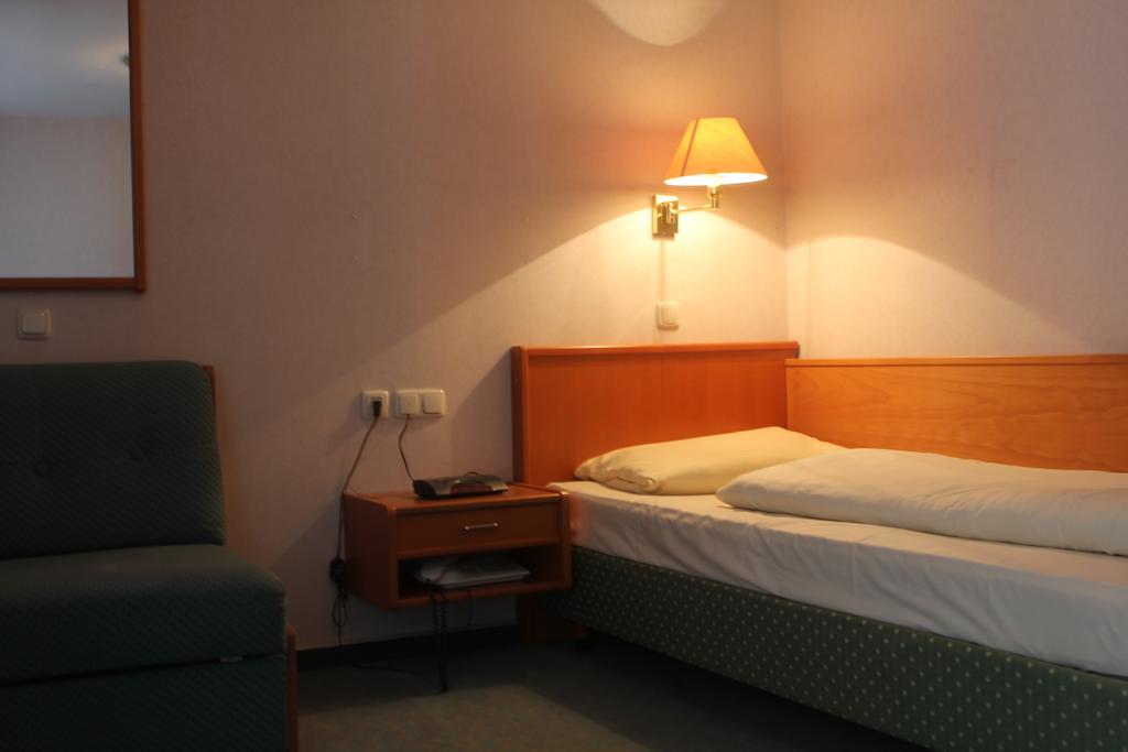 Pohl'S Rheinhotel Adler Sankt Goarshausen Rom bilde